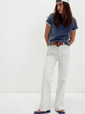 WE THE FREE • Free People cerine relaxed bootcut Jeans ecru white size 29